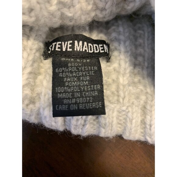 NWT Steve Madden OS Winter Knit Beanie Hat Pom Pom  Gray - Picture 3 of 4